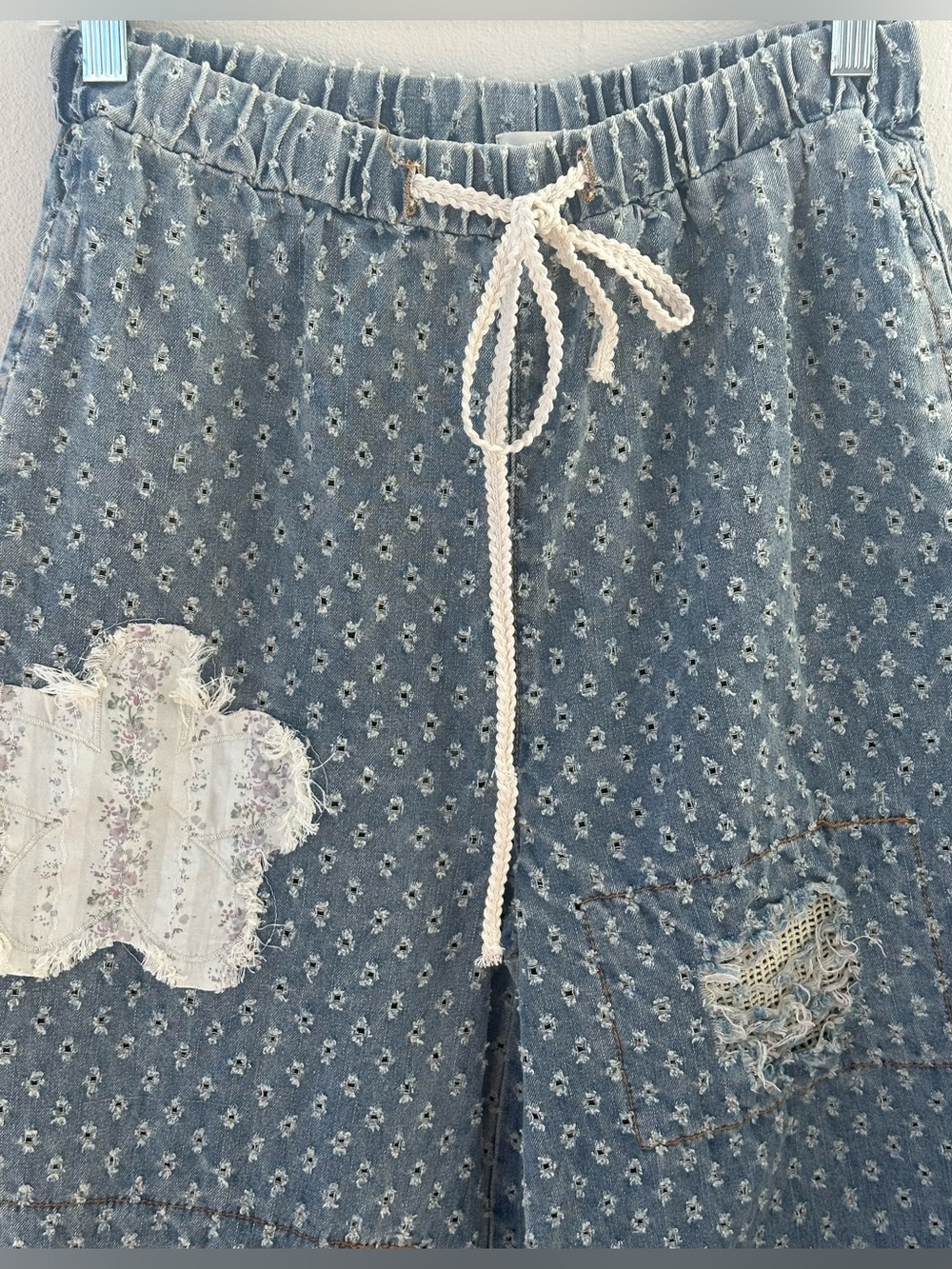 POL Women’s Light Blue Distressed floral patched Denim jogger Jeans - Picture 4 of 10